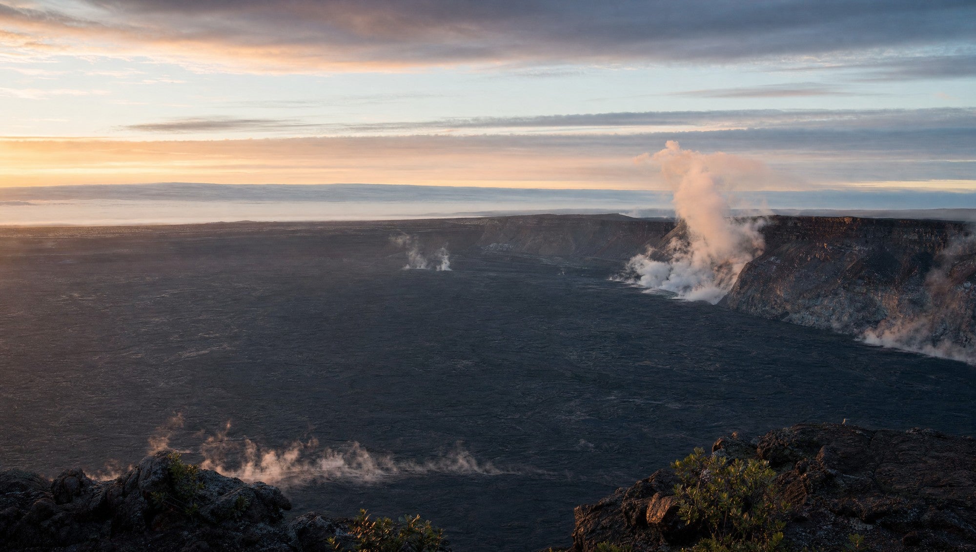 Halemaʻumaʻu crater at Kīlauea